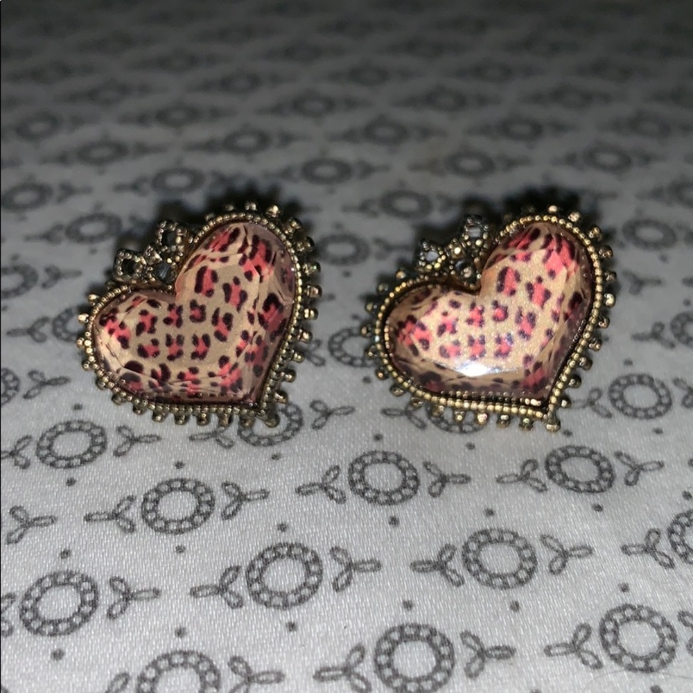 BETSEY JOHNSON cheetah print pink earrings